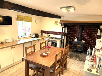 French property for sale in Saint-Martin-des-Prés, Côtes-d'Armor - €477,000 - photo 2