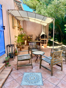 French property for sale in Six-Fours-les-Plages, Var - €670,000 - photo 2