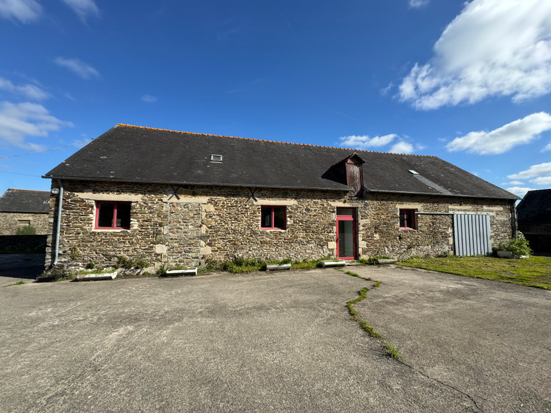 French property for sale in Pleyben, Finistère - €499,999 - photo 0