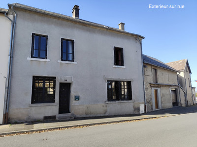 Maison à vendre à Saint-Gervais-d'Auvergne, Puy-de-Dôme, Auvergne, avec Leggett Immobilier