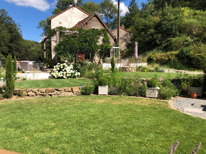French property for sale in Aubusson, Creuse - €499,900 - photo 2