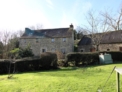 Maison à vendre à Locmélar, Finistère, Bretagne, avec Leggett Immobilier