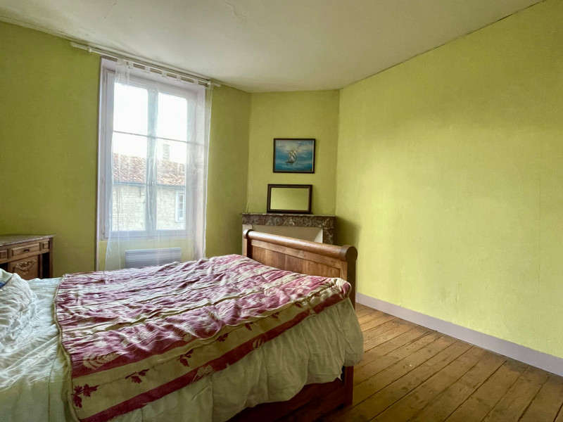 French property for sale in Marcillac-Lanville, Charente - €93,000 - photo 3