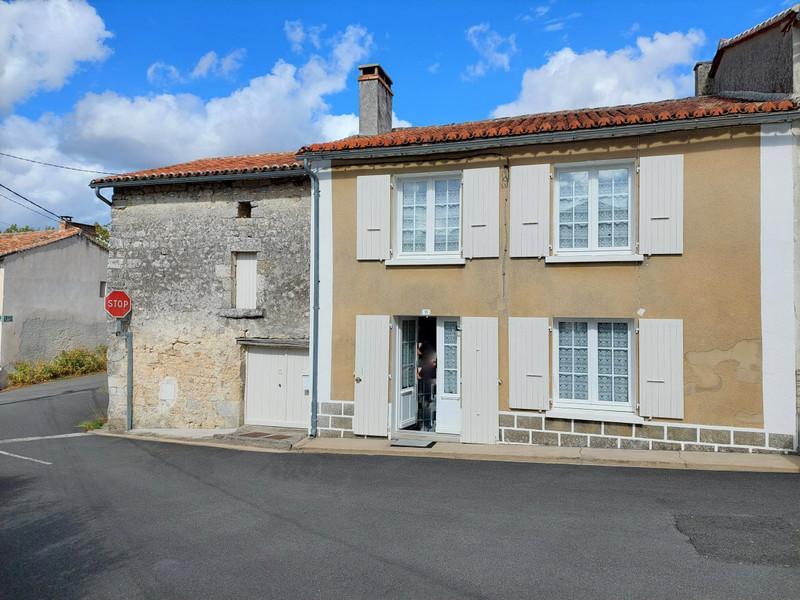 French property for sale in Villebois-Lavalette, Charente - €112,000 - photo 9