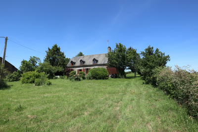 French property for sale in Mortain-Bocage, Manche - €145,000 - photo 2