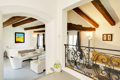 French property for sale in La Gaude, Alpes-Maritimes - €1,199,000 - photo 6