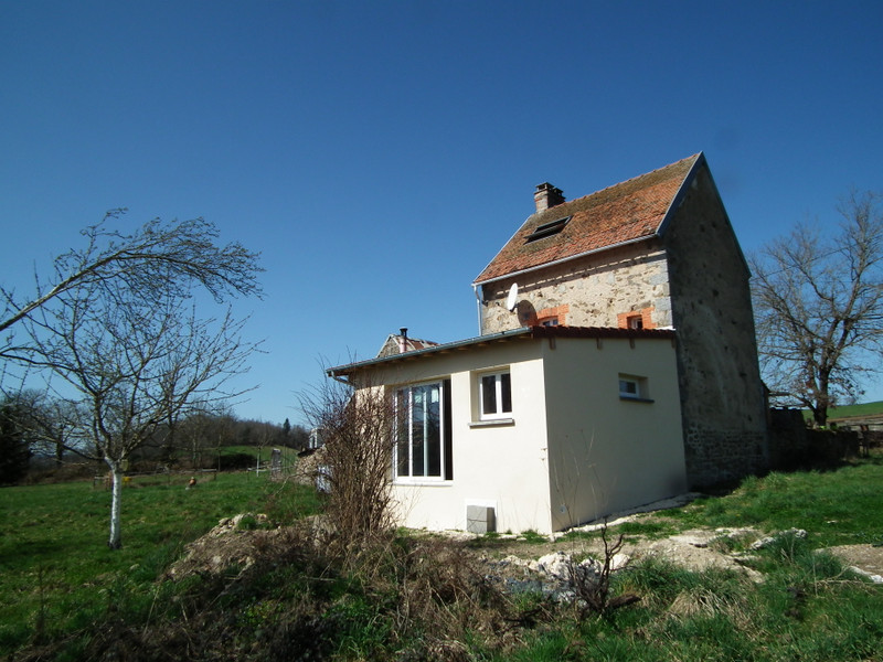 French property for sale in Auzances, Creuse - &#8364;59,900 - photo 2