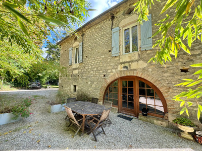 Beautifully restored 19th century water mill with stunning gîtes set in parkland near Castelnau-Montratier