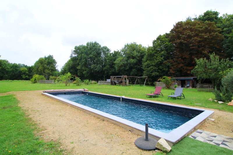 French property for sale in Villefollet, Deux-Sèvres - €371,000 - photo 2
