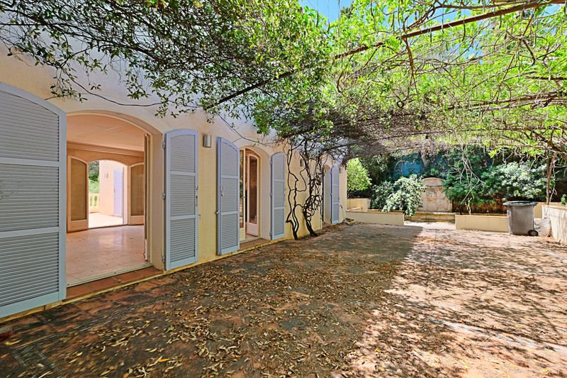 French property for sale in Saint-Jean-Cap-Ferrat, Alpes-Maritimes - €12,600,000 - photo 2