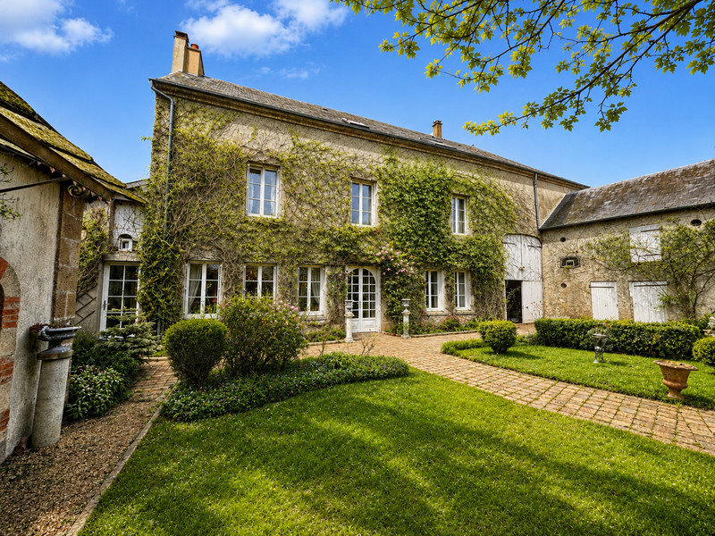 French property for sale in Sougé-le-Ganelon, Sarthe - €316,000 - photo 0