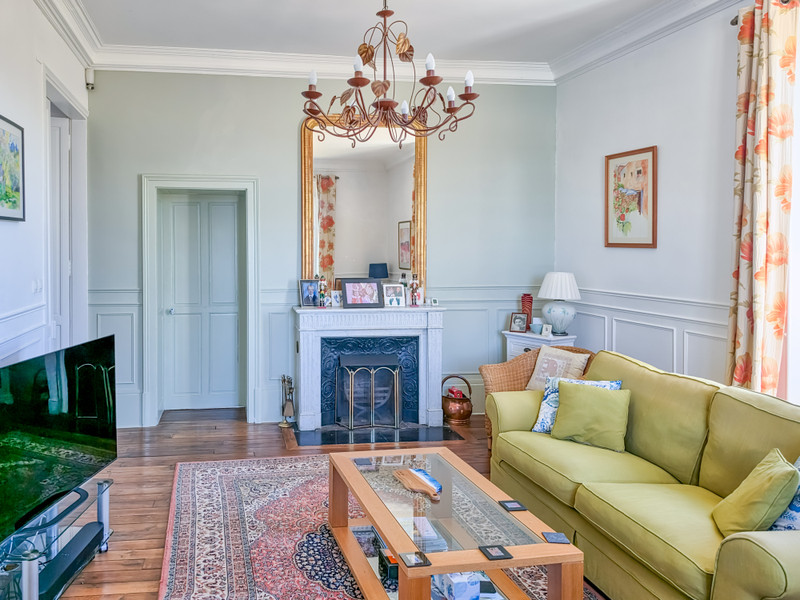 French property for sale in Flogny-la-Chapelle, Yonne - €649,999 - photo 2