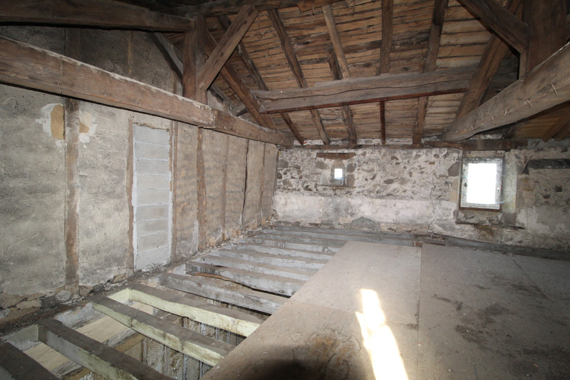 French property for sale in Confolens, Charente - €90,000 - photo 4