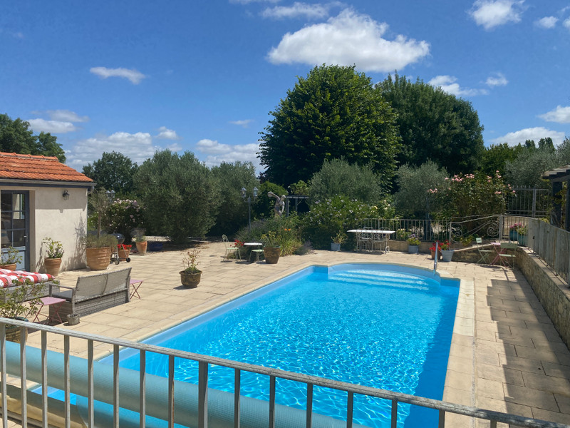 Propriété à vendre à Saint-Thomas-de-Conac, Charente-Maritime - 596 843 €