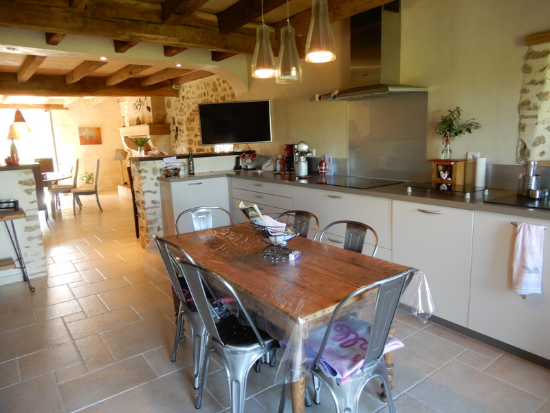 French property for sale in Cherves-Châtelars, Charente - €424,000 - photo 3
