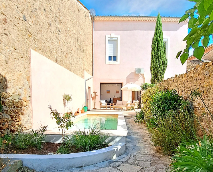 French property for sale in Pouzolles, Hérault - €385,000 - photo 1