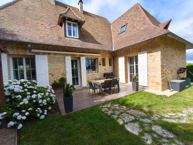 French property for sale in Mussidan, Dordogne - €381,600 - photo 0