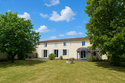 Maison à vendre à Genouillé, Charente-Maritime, Poitou-Charentes, avec Leggett Immobilier