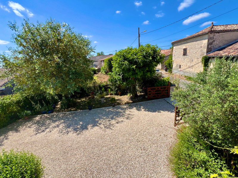 French property for sale in Pons, Charente-Maritime - €349,799 - photo 9