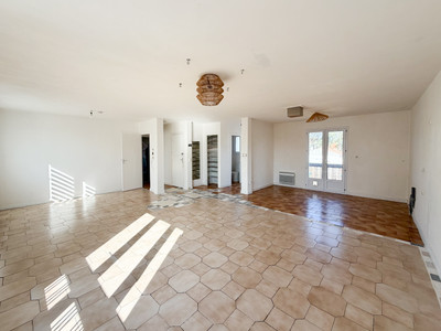 French property for sale in La Jarrie, Charente-Maritime - €267,500 - photo 4