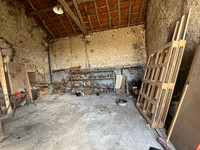 Grange à vendre à Bellevigne, Charente - 41.600 € - photo 7 Grange à vendre à Bellevigne, Charente - 41.600 € - photo 7