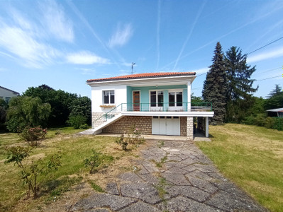 Maison à vendre à Magnac-sur-Touvre, Charente, Poitou-Charentes, avec Leggett Immobilier