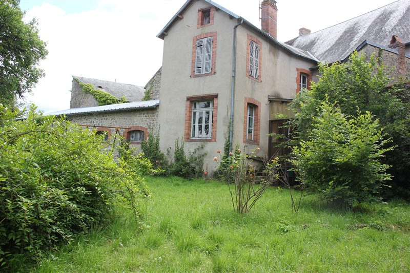 French property for sale in Auzances, Creuse - &#8364;71,600 - photo 2