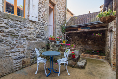 French property for sale in Fresnay-sur-Sarthe, Sarthe - €156,600 - photo 5