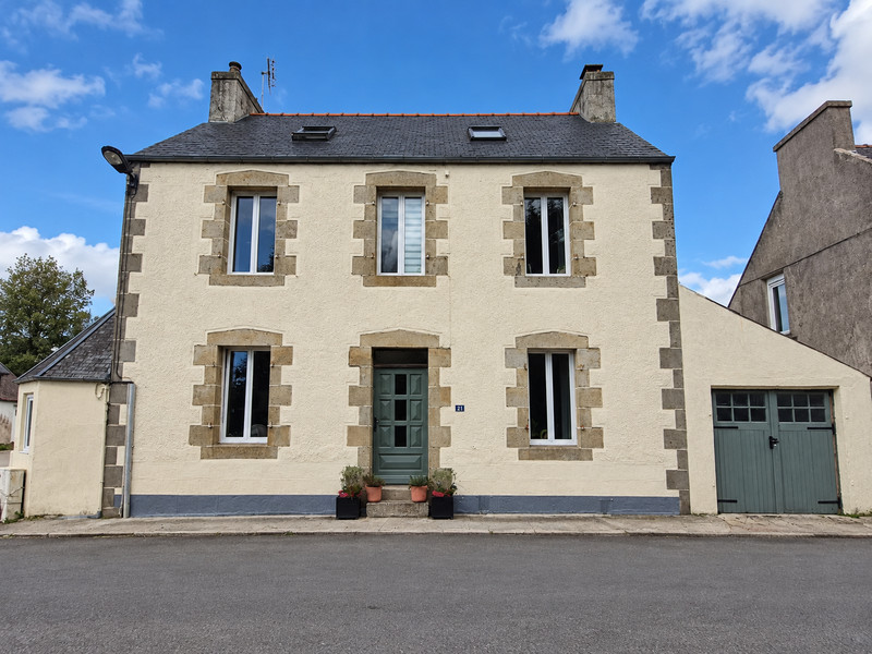 French property for sale in Bolazec, Finistère - €149,999 - photo 0