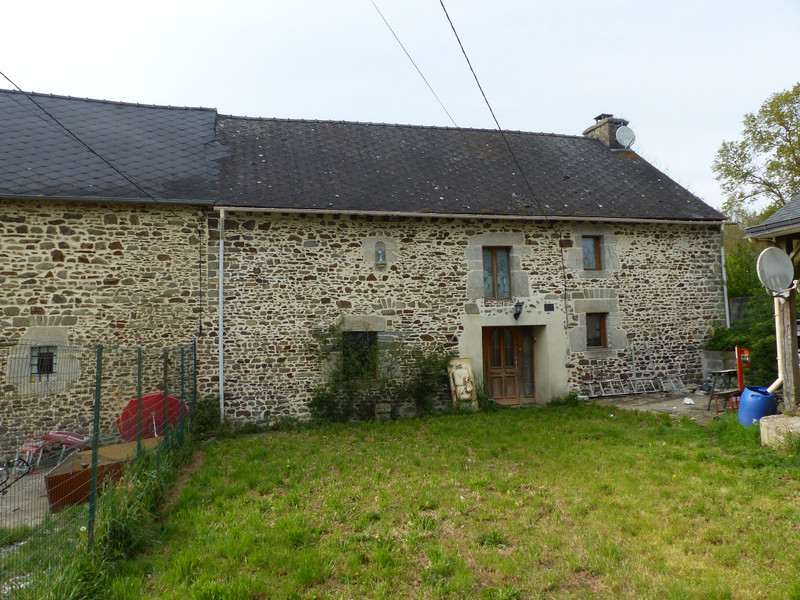 French property for sale in Saint-Malo-des-Trois-Fontaines, Morbihan - €93,500 - photo 3