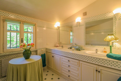 French property for sale in Châteauneuf-Grasse, Alpes-Maritimes - €3,190,000 - photo 8