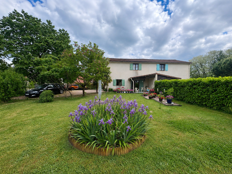 French property for sale in Abjat-sur-Bandiat, Dordogne - €141,700 - photo 0
