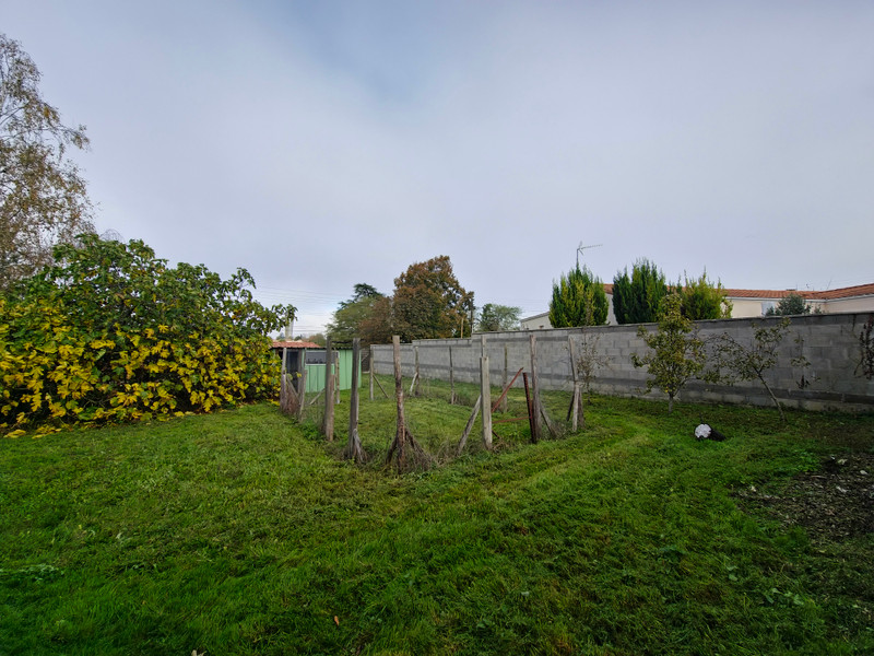 French property for sale in Benet, Vendée - €399,900 - photo 9