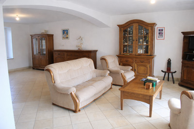 French property for sale in Saulgé, Vienne - €304,950 - photo 2