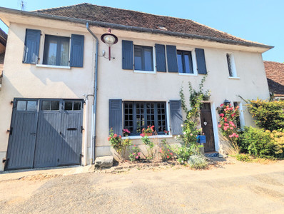 Maison à vendre à Benayes, Corrèze, Limousin, avec Leggett Immobilier