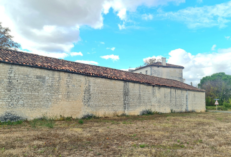 French property for sale in Mareuil, Charente - €199,500 - photo 8