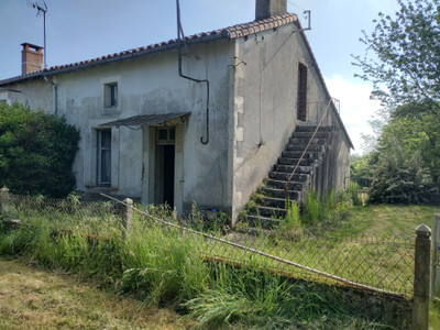 Maison à vendre à Saulgé, Vienne, Poitou-Charentes, avec Leggett Immobilier