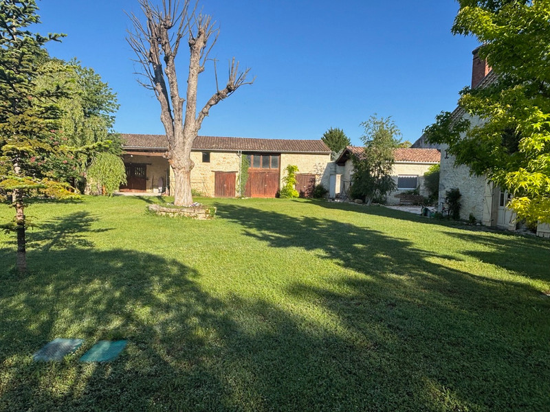 French property for sale in Saint-Germain-d'Esteuil, Gironde - €756,000 - photo 6