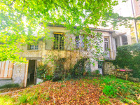 Maison à vendre à Ruffec, Charente - 158.050 € - photo 1