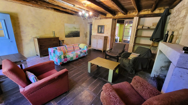 French property for sale in La Tour-Blanche-Cercles, Dordogne - €159,000 - photo 2