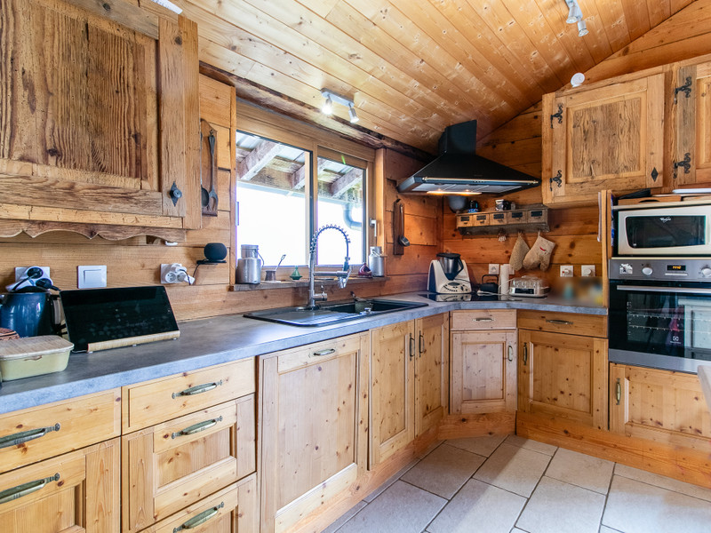 Ski property for sale in Samoens - €1,050,000 - photo 8