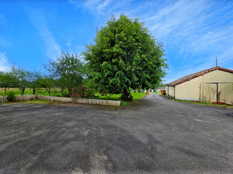 French property for sale in Saint-Junien, Haute-Vienne - €152,600 - photo 6