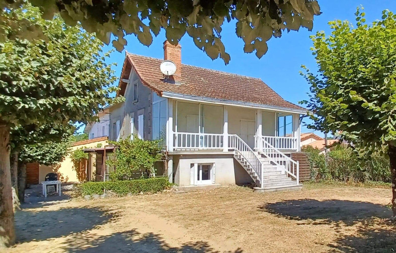 Maison à vendre à Exideuil-sur-Vienne, Charente - 129.000 € - photo 1
