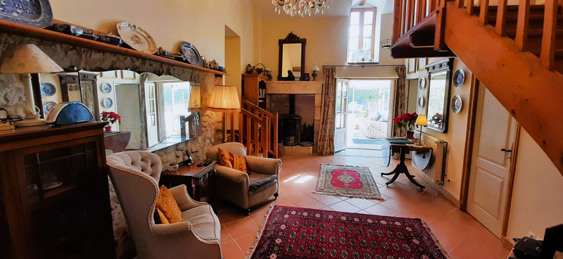 French property for sale in Verteillac, Dordogne - €393,750 - photo 3