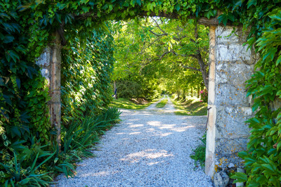 Exquisite XVIII century  manoir in grounds of 4.53 Hectares situated on the outskirts of Issigeac
