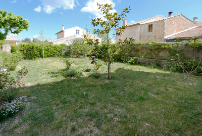 French property for sale in Saint-Christol, Vaucluse - €298,000 - photo 1
