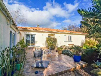 French property for sale in La Bretonnière-la-Claye, Vendée - €320,000 - photo 1