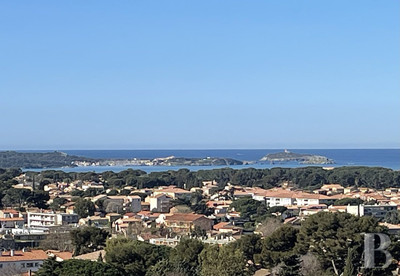 Maison à vendre à Six-Fours-les-Plages, Var, PACA, avec Leggett Immobilier