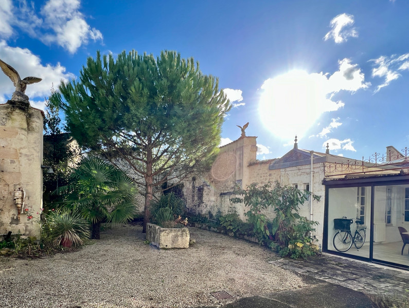 French property for sale in Saint-Jean-d'Angély, Charente-Maritime - €456,000 - photo 3