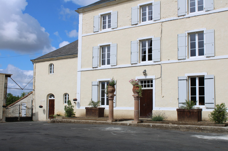 Maison à vendre à Messé, Deux-Sèvres - 413 400 € - photo 1